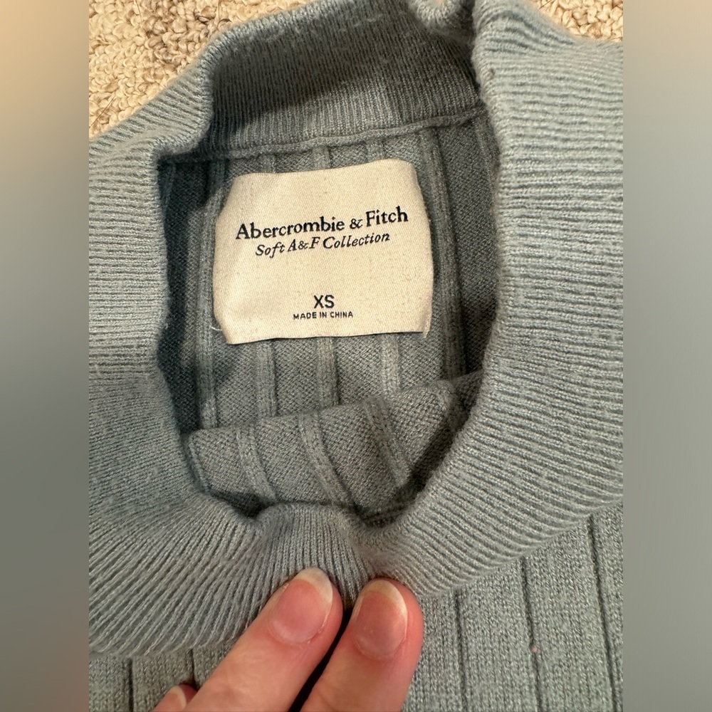 Abercrombie&Fitch Ribbed Sweater - Picture 2 of 4